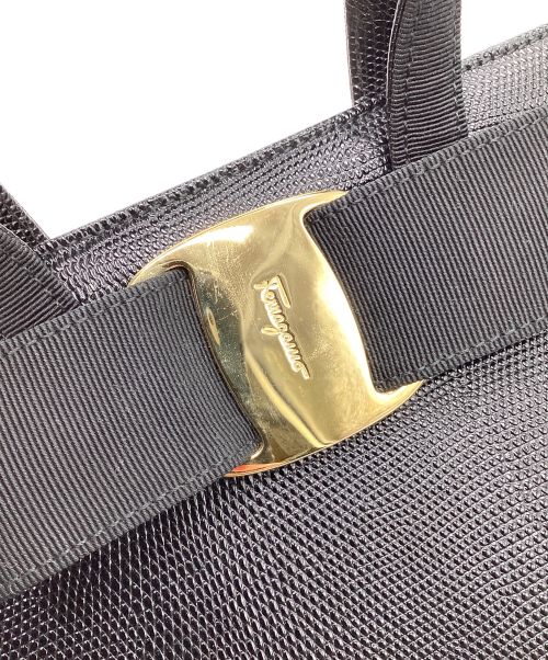 Salvatore Ferragamo（サルヴァトーレ フェラガモ）Salvatore Ferragamo (サルヴァトーレ フェラガモ) ヴァラリボンバッグ　ハンドバッグ　スクエア ブラックの古着・服飾アイテム