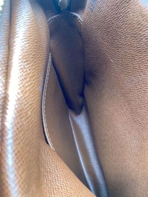 LOUIS VUITTON（ルイ ヴィトン）LOUIS VUITTON (ルイ ヴィトン) ショルダーバッグ ブラウンの古着・服飾アイテム