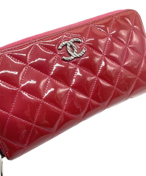 CHANEL（シャネル）CHANEL (シャネル) 長財布　ブリリアントマトラッセ　キルティング　エナメル　ラウンドジップ ピンクの古着・服飾アイテム