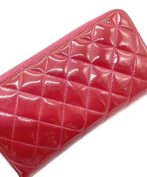 CHANEL（シャネル）CHANEL (シャネル) 長財布　ブリリアントマトラッセ　キルティング　エナメル　ラウンドジップ ピンクの古着・服飾アイテム