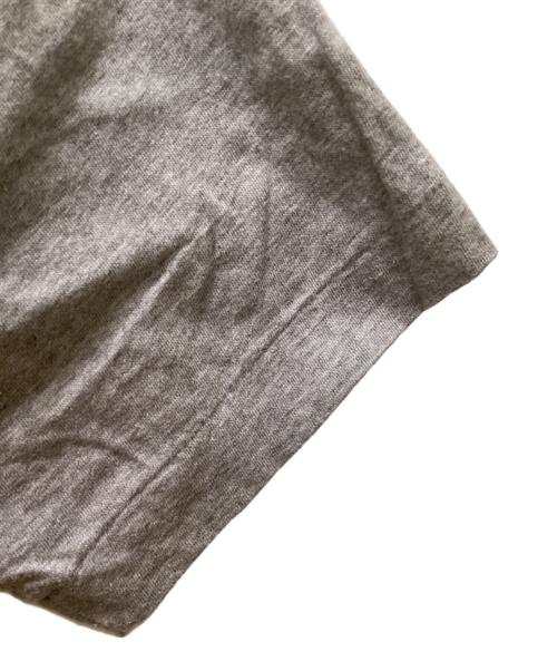 PLAY COMME des GARCONS（プレイコムデギャルソン）PLAY COMME des GARCONS (プレイ コムデギャルソン) バックハートビッグロゴTシャツ グレー サイズ:Mの古着・服飾アイテム