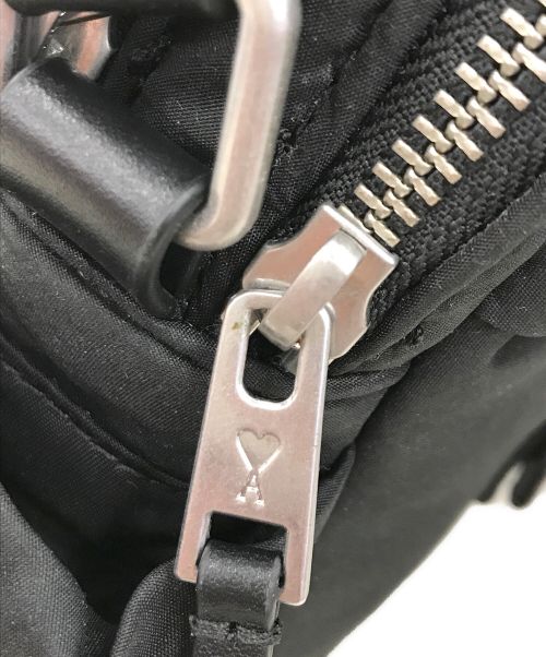 AMI Alexandre Mattiussi（アミアレクサンドルマテュッシ）AMI Alexandre Mattiussi (アミ アレクサンドル マテュッシ) Ami de Coeur クロスボディ ポケットバッグ ショルダーバッグ ブラックの古着・服飾アイテム