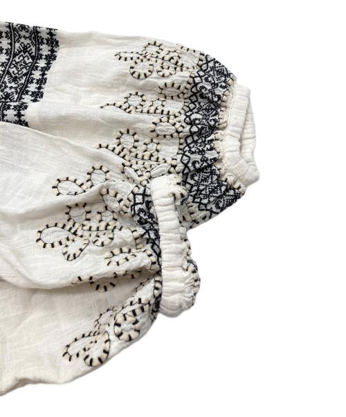 freada（フリーダ）freada (フリーダ) インドコード刺繍ワンピース ホワイト サイズ:FREEの古着・服飾アイテム