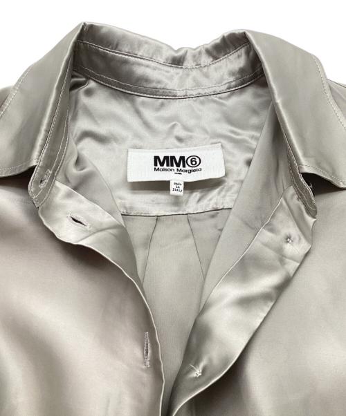 MM6 Maison Margiela（エムエムシックスメゾンマルジェラ）MM6 Maison Margiela (エムエムシックス メゾンマルジェラ) ラッフルパネルシャツ　サテン　フリル ベージュ サイズ:38の古着・服飾アイテム