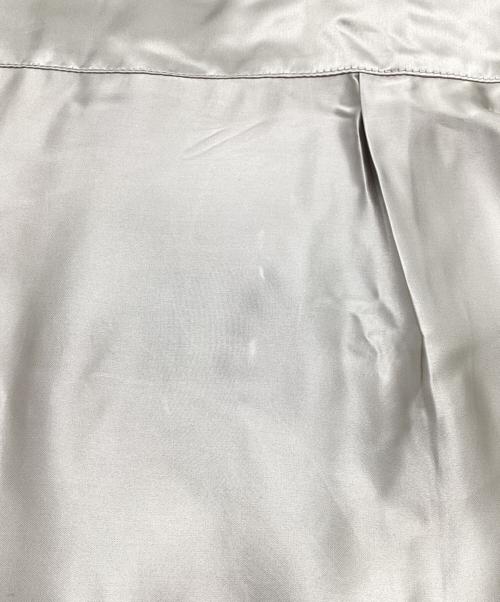 MM6 Maison Margiela（エムエムシックスメゾンマルジェラ）MM6 Maison Margiela (エムエムシックス メゾンマルジェラ) ラッフルパネルシャツ　サテン　フリル ベージュ サイズ:38の古着・服飾アイテム