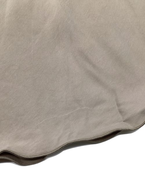 BEARDSLEY（ビアズリー）BEARDSLEY (ビアズリー) バックテールスカート　ミディ丈　フレア ベージュの古着・服飾アイテム