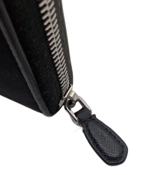 PRADA（プラダ）PRADA (プラダ) ナイロンラウンドファスナーウォレット ブラックの古着・服飾アイテム