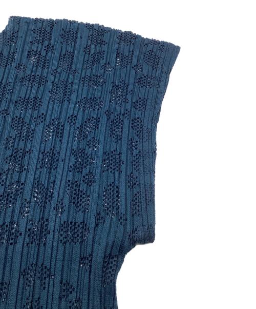 PLEATS PLEASE（プリーツプリーズ）PLEATS PLEASE (プリーツプリーズ) 透かしカットワーク プリーツワンピース チュニック ノースリーブ グリーン サイズ:3の古着・服飾アイテム