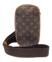 LOUIS VUITTON（ルイ ヴィトン）の古着「ボディーバッグ　モノグラム　ポシェットガンジュ」｜ブラウン