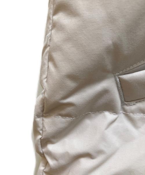 DESCENTE ddd（デサントディーディーディー）DESCENTE ddd (デサントディーディーディー) IENA (イエナ) 別注 ダウンベスト ホワイト サイズ:Mの古着・服飾アイテム