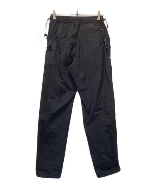 WHITE MOUNTAINEERING（ホワイトマウンテ二アニング）WHITE MOUNTAINEERING (ホワイトマウンテ二アニング) TAFFETA DRAWSTRING SHIRRING PANTS ブラックの古着・服飾アイテム