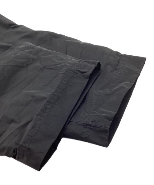 WHITE MOUNTAINEERING（ホワイトマウンテ二アニング）WHITE MOUNTAINEERING (ホワイトマウンテ二アニング) TAFFETA DRAWSTRING SHIRRING PANTS ブラックの古着・服飾アイテム