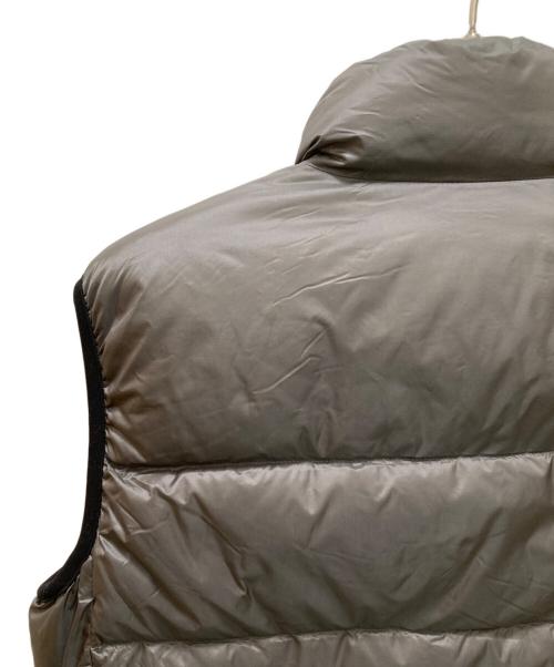 FEATHERED FRIENDS（フェザードフレンズ）FEATHERED FRIENDS (フェザードフレンズ) UNITED ARROWS (ユナイテッドアローズ) 別注ダウンベスト グレー サイズ:ｘｓの古着・服飾アイテム