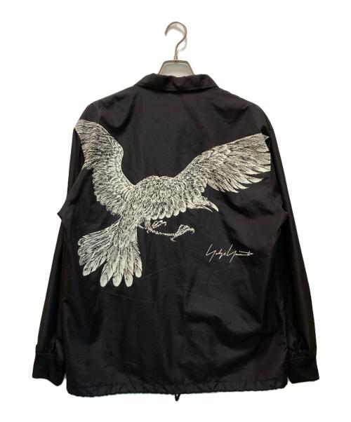 Yohji Yamamoto pour homme（ヨウジヤマモト プールオム）Yohji Yamamoto pour homme (ヨウジヤマモト プールオム) New Era (ニューエラ) CROW PRINT COACH JACKET ブラック サイズ:XLの古着・服飾アイテム