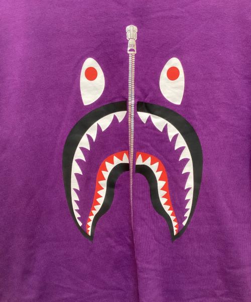 A BATHING APE（ア ベイシング エイプ）A BATHING APE (ア ベイシング エイプ) シャークプリントTシャツ パープル サイズ:XLの古着・服飾アイテム