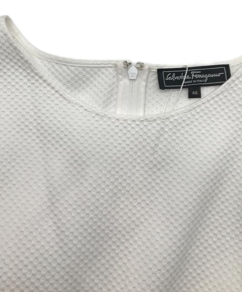 Salvatore Ferragamo（サルヴァトーレ フェラガモ）Salvatore Ferragamo (サルヴァトーレ フェラガモ) ノースリーブワンピース ホワイト サイズ:48の古着・服飾アイテム