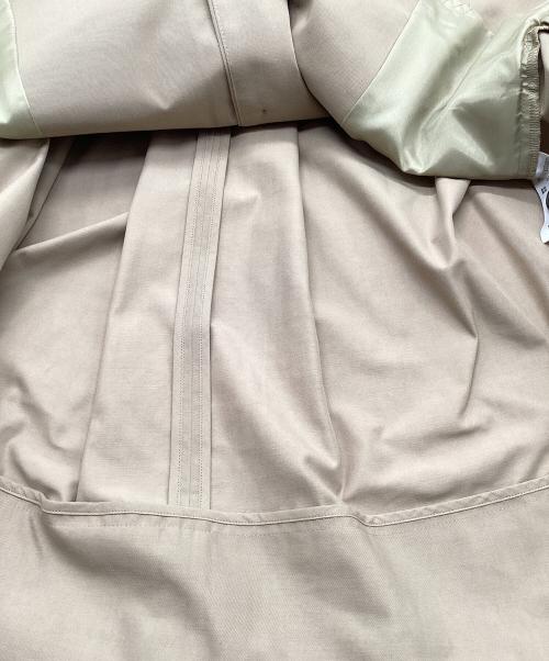 BEARDSLEY（ビアズリー）BEARDSLEY (ビアズリー) バックタック スタンドカラージャケット ベージュの古着・服飾アイテム