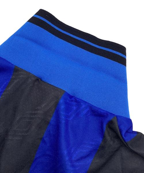 UMBRO（アンブロ）UMBRO (アンブロ) サッカーユニフォーム ブルー×ブラック サイズ:Mの古着・服飾アイテム