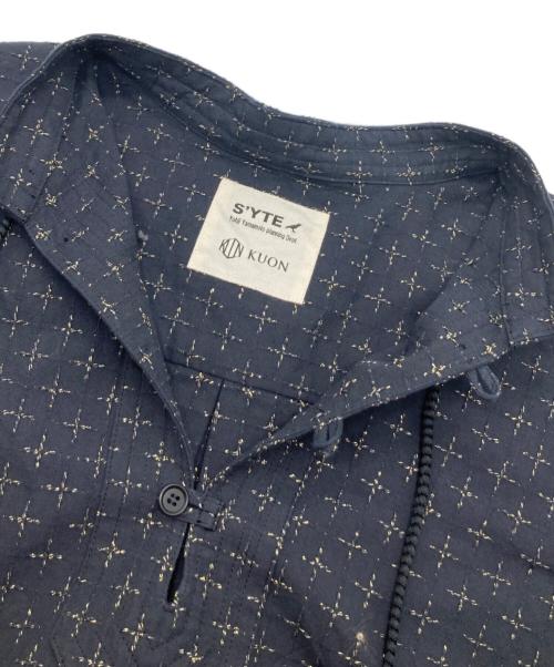 s'yte（サイト）s'yte (サイト) KUON (クオン) コットンクロス 刺し子タッセルシャツ ブラック サイズ:3の古着・服飾アイテム