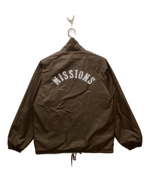 Cardinal（カーディナル）Cardinal (カーディナル) MISSION DISTRICT (ミッション ディストリクト) アーチロゴコーチジャケット ブラウン サイズ:Mの古着・服飾アイテム