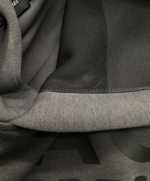 BLACK LABEL CRESTBRIDGE（ブラックレーベル クレストブリッジ）BLACK LABEL CRESTBRIDGE (ブラックレーベル クレストブリッジ) ロゴグラフィックフーディー グレー サイズ:Sの古着・服飾アイテム