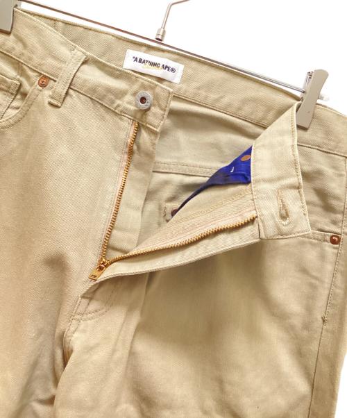 A BATHING APE（ア ベイシング エイプ）A BATHING APE (ア ベイシング エイプ) バックポケット刺繍パンツ ベージュ サイズ:Lの古着・服飾アイテム