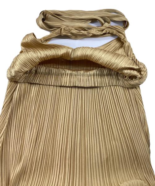 PLEATS PLEASE（プリーツプリーズ）PLEATS PLEASE (プリーツプリーズ) ホルターネックプリーツワンピース ベージュ サイズ:2の古着・服飾アイテム