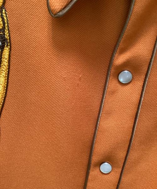 Viola Grae（ヴィオラグレー）Viola Grae (ヴィオラグレー) ホース刺繍ヴィンテージウエスタンシャツ オレンジ サイズ:16の古着・服飾アイテム