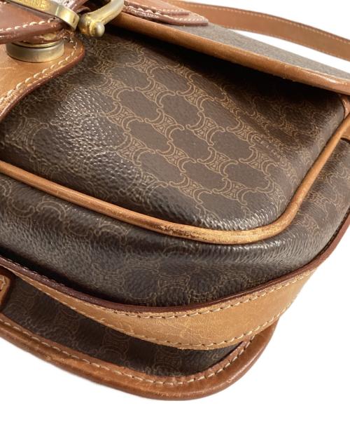 CELINE（セリーヌ）CELINE (セリーヌ) ブラゾン型押しマカダムショルダーバッグ ブラウンの古着・服飾アイテム