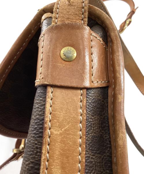 CELINE（セリーヌ）CELINE (セリーヌ) ブラゾン型押しマカダムショルダーバッグ ブラウンの古着・服飾アイテム
