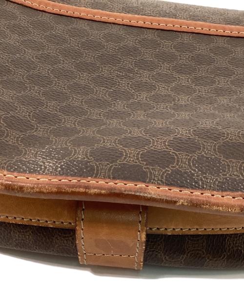 CELINE（セリーヌ）CELINE (セリーヌ) ブラゾン型押しマカダムショルダーバッグ ブラウンの古着・服飾アイテム