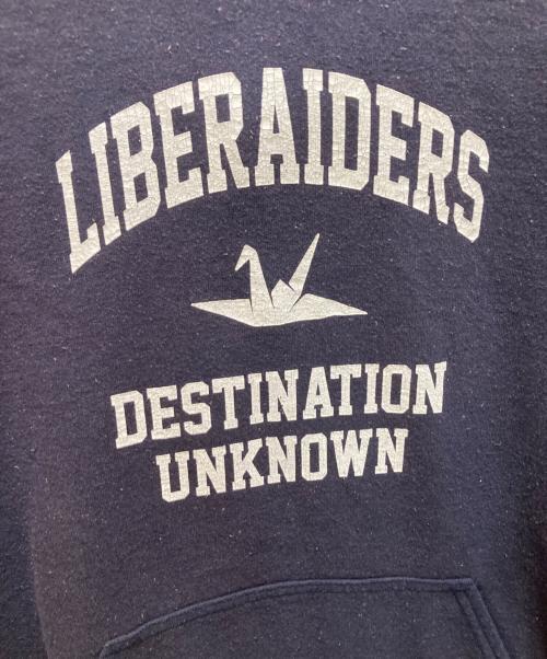 Liberaiders（リベレイダース）Liberaiders (リベレイダース) カレッジロゴフーディ ネイビー サイズ:MEDIUMの古着・服飾アイテム