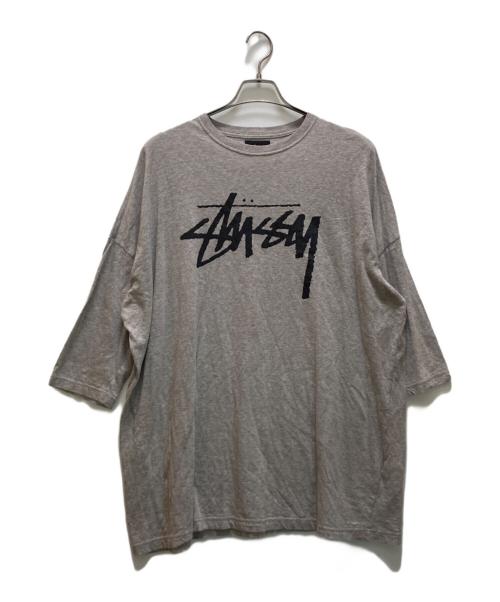 stussy（ステューシー）stussy (ステューシー) オーバーサイズロゴTシャツ グレー サイズ:Sの古着・服飾アイテム