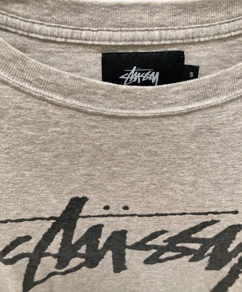stussy（ステューシー）stussy (ステューシー) オーバーサイズロゴTシャツ グレー サイズ:Sの古着・服飾アイテム