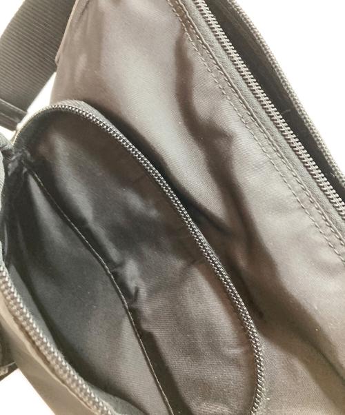 PRADA（プラダ）PRADA (プラダ) ナイロンショルダーバッグ ブラックの古着・服飾アイテム