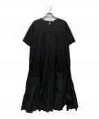 BEARDSLEYビアズリー）の古着「シャドーストライプティアードワンピース」｜ブラック