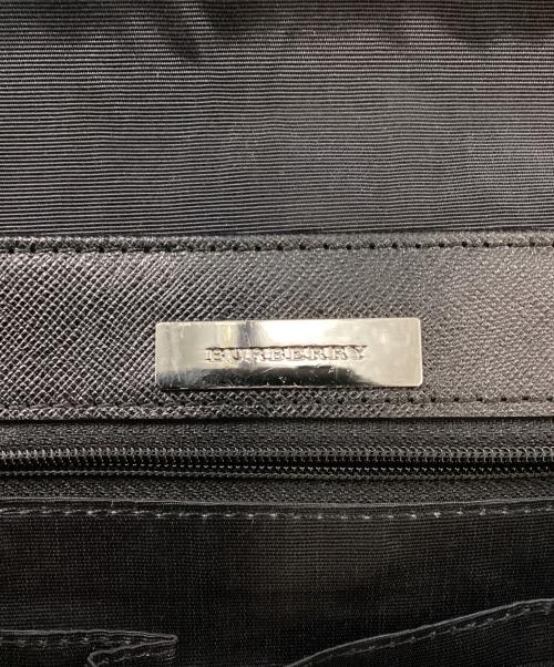 BURBERRY（バーバリー）BURBERRY (バーバリー) ノバチェックワンショルダーバッグ ブラック×ベージュの古着・服飾アイテム