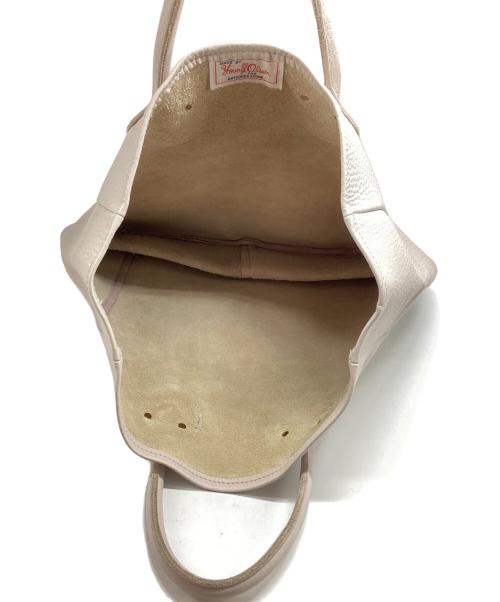 YOUNG & OLSEN The DRYGOODS STORE（ヤングアンドオルセン ザ ドライグッズストア）YOUNG & OLSEN The DRYGOODS STORE (ヤングアンドオルセン ザ ドライグッズストア) PAINTED LEATHER TOTE ベージュの古着・服飾アイテム