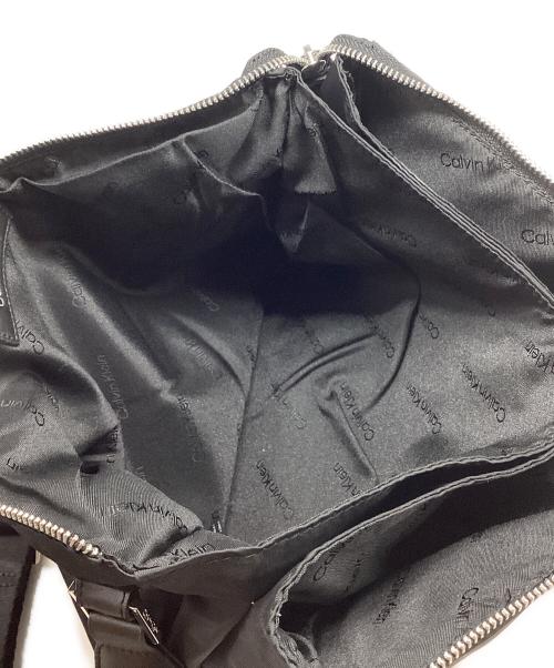 Calvin Klein（カルバンクライン）Calvin Klein (カルバンクライン) ユーティリティポケットクロスボディバッグ ブラックの古着・服飾アイテム