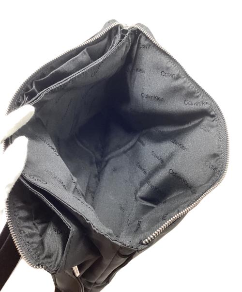 Calvin Klein（カルバンクライン）Calvin Klein (カルバンクライン) ユーティリティポケットクロスボディバッグ ブラックの古着・服飾アイテム
