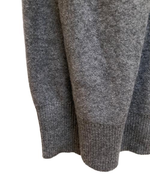 UNIQLO（ユニクロ）UNIQLO (ユニクロ) ANYA HINDMARCH (アニヤ・ハインドマーチ) コラボカシミヤハイネックセーター グレー サイズ:XLの古着・服飾アイテム