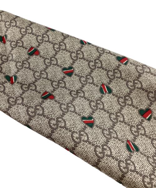 GUCCI（グッチ）GUCCI (グッチ) GG ハート シェリーライン シルクスカーフ ベージュの古着・服飾アイテム