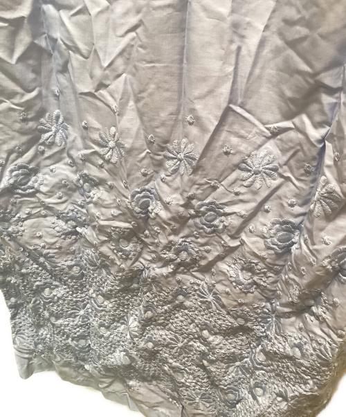 Salvatore Piccolo（サルヴァトーレ・ピッコロ）Salvatore Piccolo (サルヴァトーレ・ピッコロ) フラワー刺繍バンドカラーシャツワンピース ブルー サイズ:40 未使用品の古着・服飾アイテム