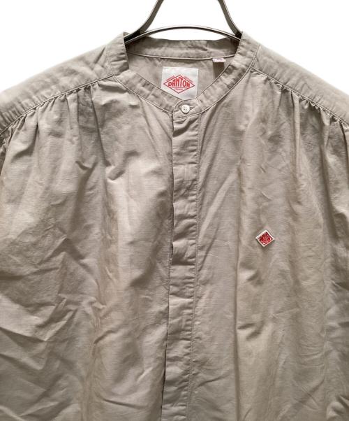 DANTON（ダントン）DANTON (ダントン) コットンリネン 半袖バンドカラーギャザーシャツ ベージュ サイズ:36の古着・服飾アイテム