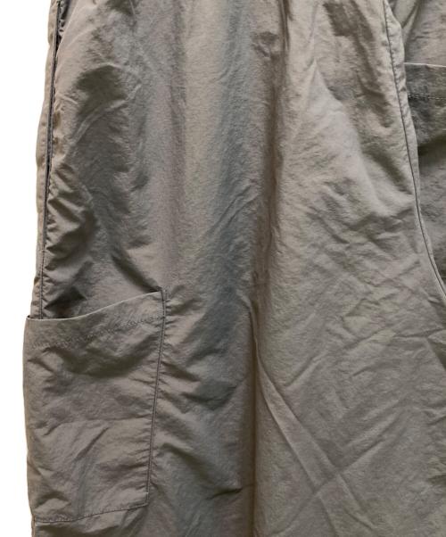 GRAMICCI（グラミチ）GRAMICCI (グラミチ) EKAL (エカル) 別注『撥水/2WAY仕様』Gramicci アクティブナイロンサロペット グレー サイズ:M 未使用品の古着・服飾アイテム