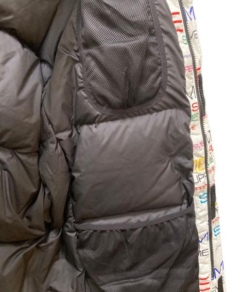 THE NORTH FACE（ザ ノース フェイス）THE NORTH FACE (ザ ノース フェイス) SUPREME (シュプリーム) コールドワークス ロゴ 総柄 700フィル ダウン パーカ ホワイト サイズ:S 未使用品の古着・服飾アイテム
