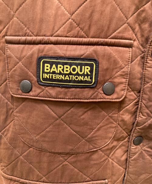 Barbour（バブアー）Barbour (バブアー) インターナショナルキルティングジャケット ブラウン サイズ:Mの古着・服飾アイテム