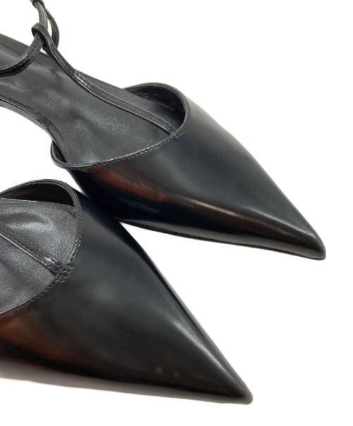 TONY BIANCO（トニービアンコ）TONY BIANCO (トニービアンコ) ポインテッドトゥ ローヒール Tストラップパンプス ブラック サイズ:６の古着・服飾アイテム