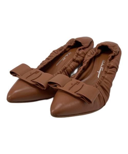 Salvatore Ferragamo（サルヴァトーレ フェラガモ）Salvatore Ferragamo (サルヴァトーレ フェラガモ) ポイントトゥヴァラリボン ギャザーパンプス ブラウン サイズ:7Dの古着・服飾アイテム