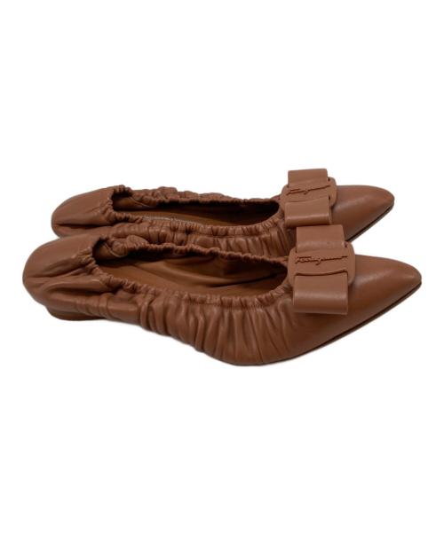 Salvatore Ferragamo（サルヴァトーレ フェラガモ）Salvatore Ferragamo (サルヴァトーレ フェラガモ) ポイントトゥヴァラリボン ギャザーパンプス ブラウン サイズ:7Dの古着・服飾アイテム